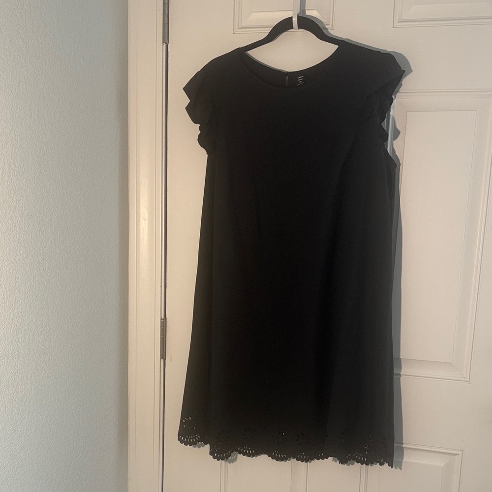 SHEIN Black Ruffle Sleeve Shift Dress